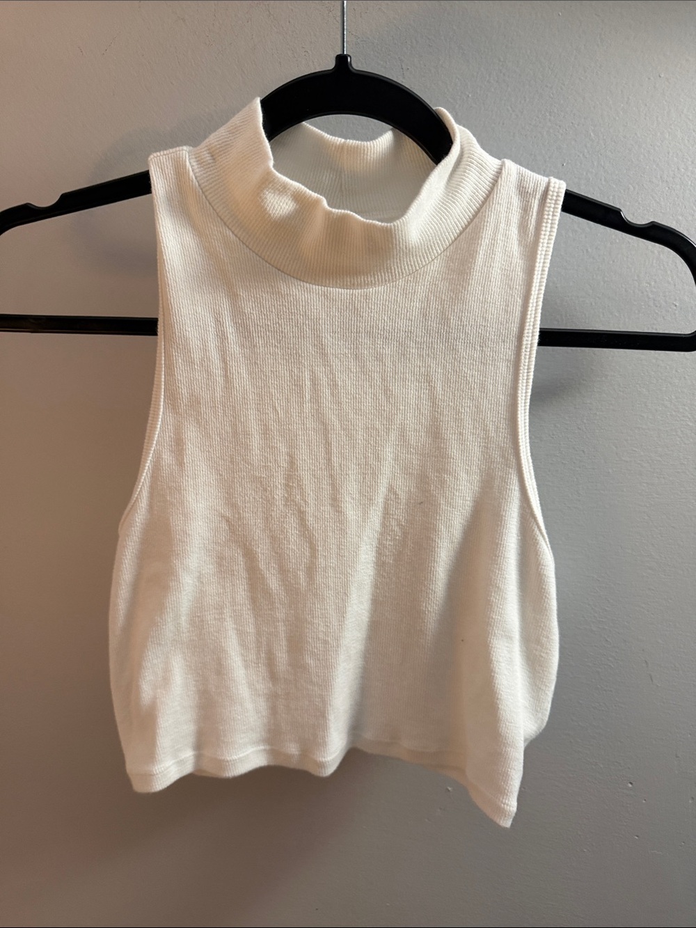 Aeropostale Cream Ribbed Mock Neck Cropped Tank